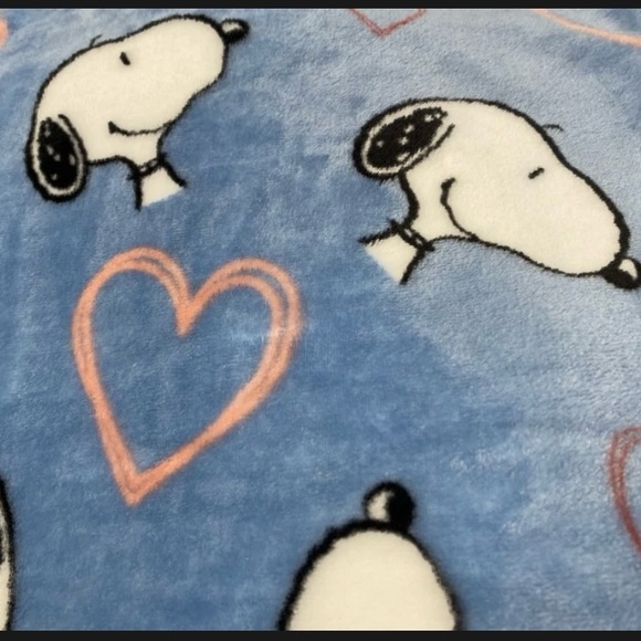 Peanuts snoopy hearts valentines throw blanket - Picture 3 of 4